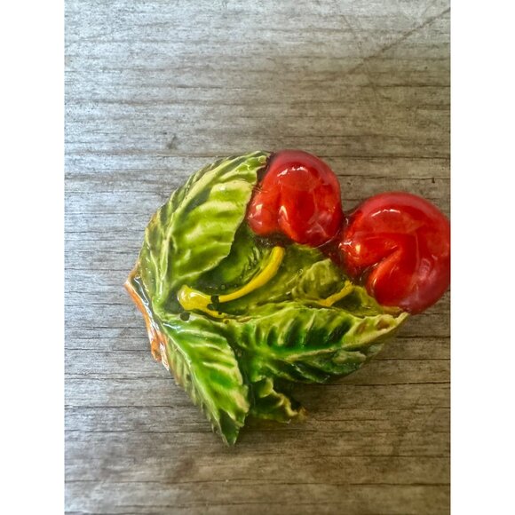 Vintage Ceramic Cherry And Leaf Pin Brooch - Picture 2 of 6